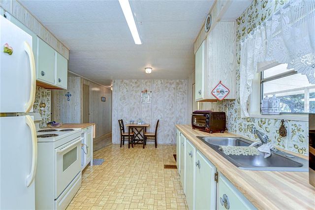 34834 CARL AVENUE, Zephyrhills, FL 33541