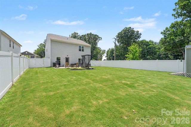2007 Karen Woods Lane, Charlotte, NC 28216