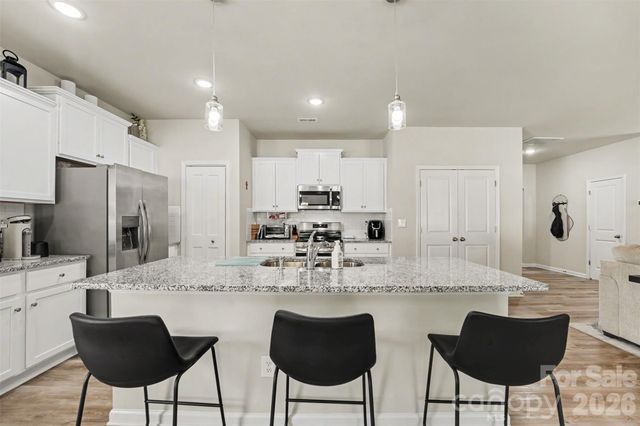 2007 Karen Woods Lane, Charlotte, NC 28216