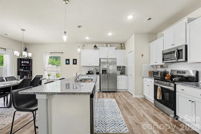 2007 Karen Woods Lane, Charlotte, NC 28216