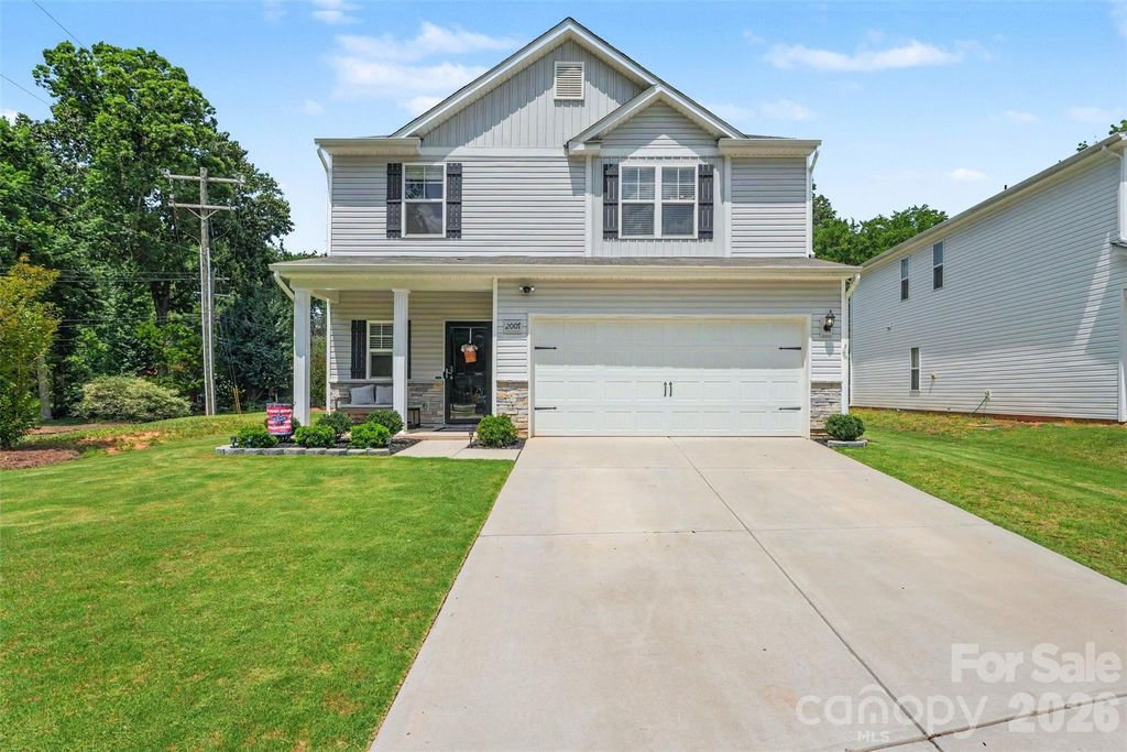 2007 Karen Woods Lane, Charlotte, NC 28216