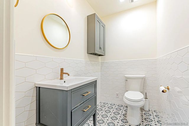 268 S Arden Blvd., Los Angeles, CA 90004