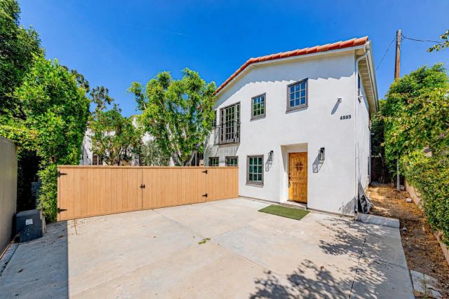 268 S Arden Blvd., Los Angeles, CA 90004