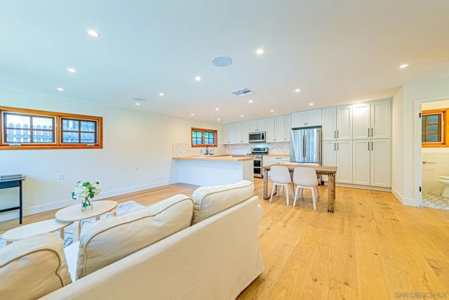 268 S Arden Blvd., Los Angeles, CA 90004