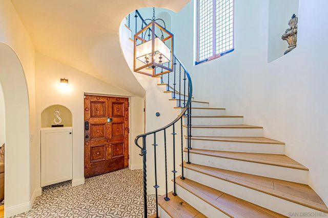 268 S Arden Blvd., Los Angeles, CA 90004