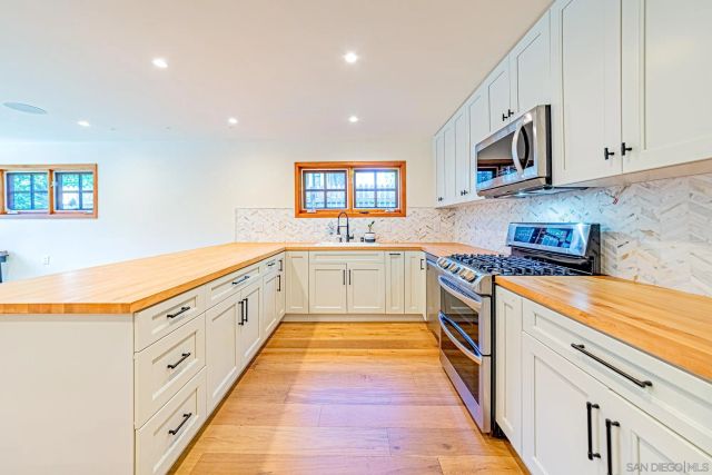 268 S Arden Blvd., Los Angeles, CA 90004