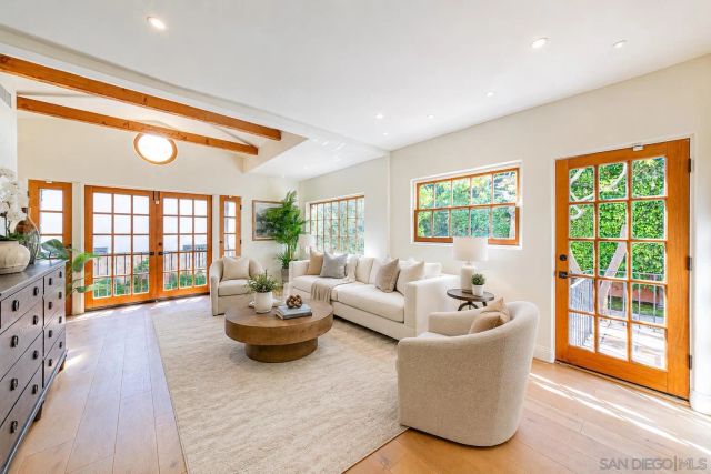 268 S Arden Blvd., Los Angeles, CA 90004