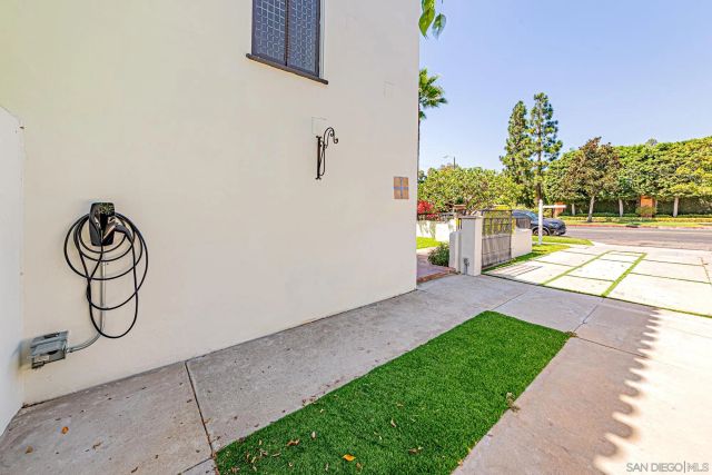 268 S Arden Blvd., Los Angeles, CA 90004
