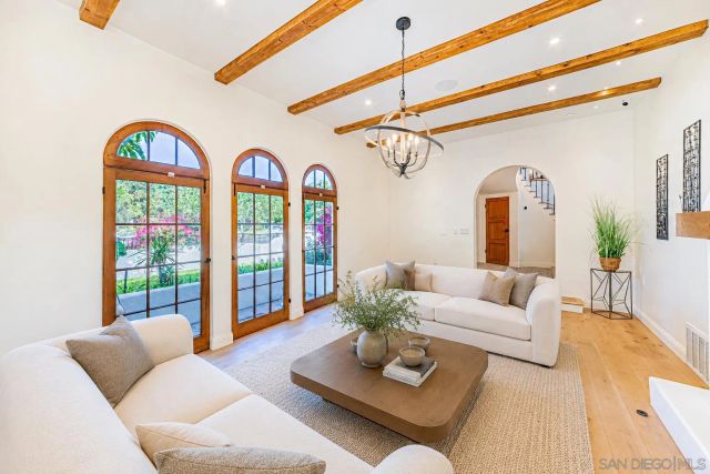 268 S Arden Blvd., Los Angeles, CA 90004