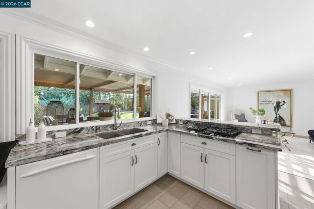 314 Draeger Dr, Moraga, CA 94556