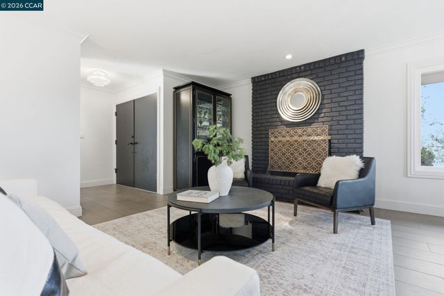 314 Draeger Dr, Moraga, CA 94556