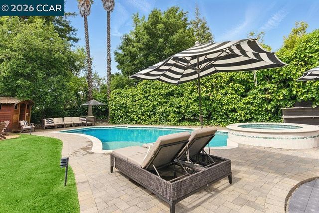 314 Draeger Dr, Moraga, CA 94556