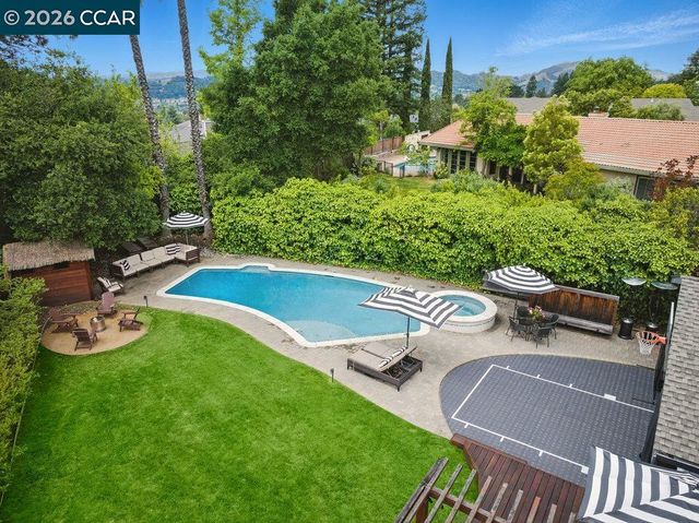 314 Draeger Dr, Moraga, CA 94556