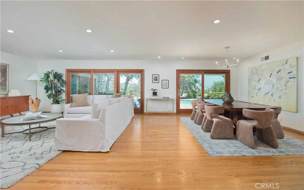 Image 13 of property listing at 16529 Adlon Road, Encino, CA 91436