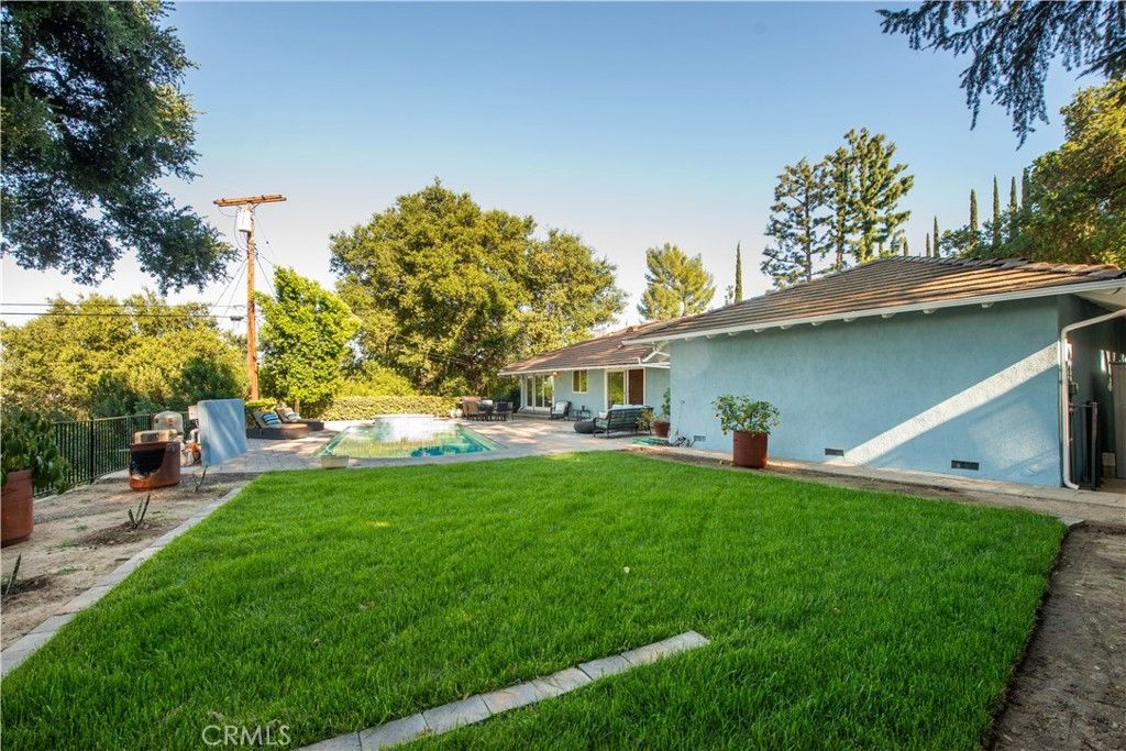 Image 29 of property listing at 16529 Adlon Road, Encino, CA 91436