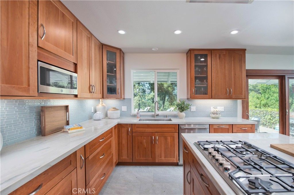 Image 3 of property listing at 16529 Adlon Road, Encino, CA 91436