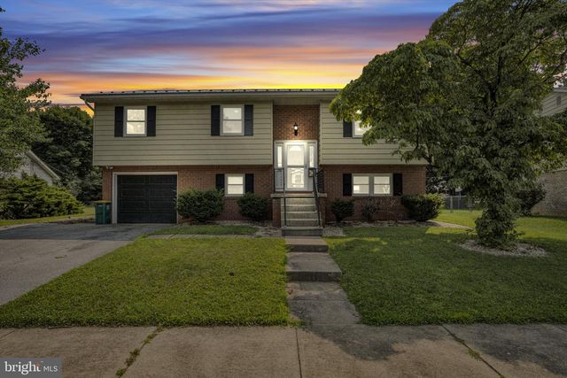 36 EDGELEA DR, Chambersburg, PA 17201