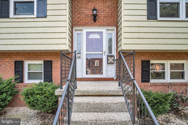 36 EDGELEA DR, Chambersburg, PA 17201