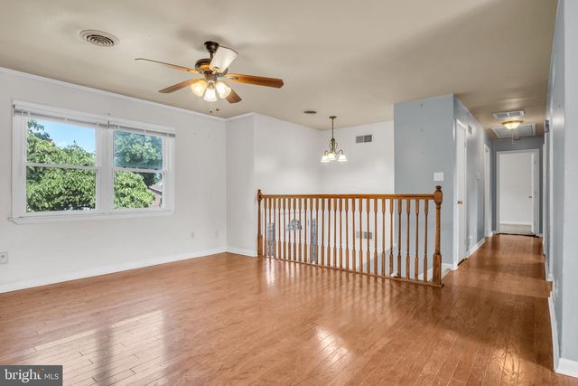 36 EDGELEA DR, Chambersburg, PA 17201