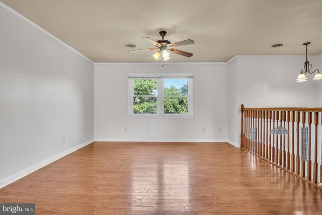 36 EDGELEA DR, Chambersburg, PA 17201