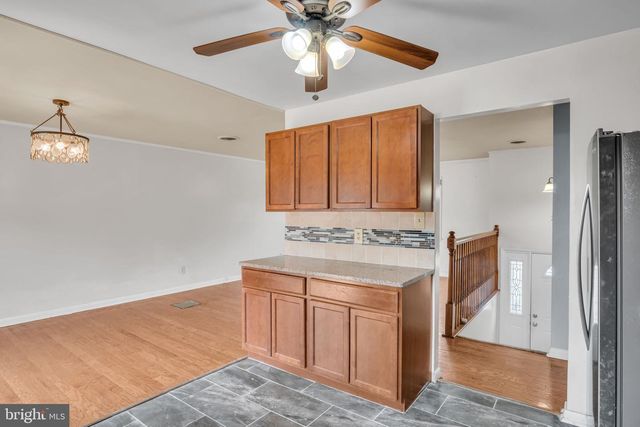 36 EDGELEA DR, Chambersburg, PA 17201