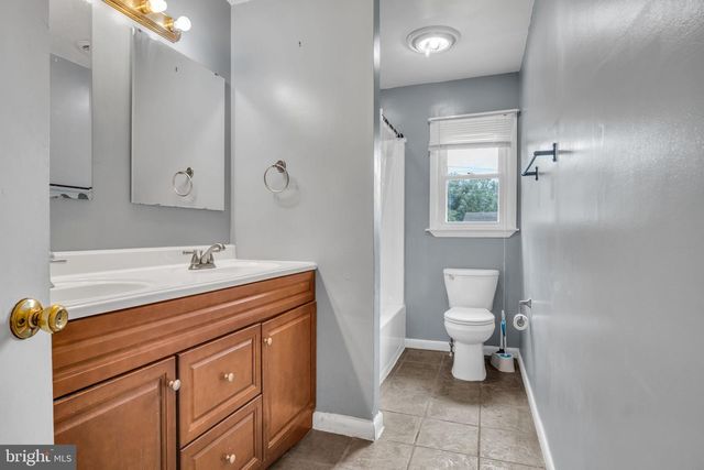 36 EDGELEA DR, Chambersburg, PA 17201