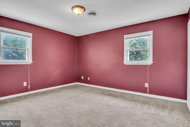 36 EDGELEA DR, Chambersburg, PA 17201