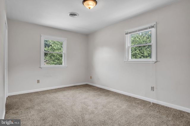 36 EDGELEA DR, Chambersburg, PA 17201