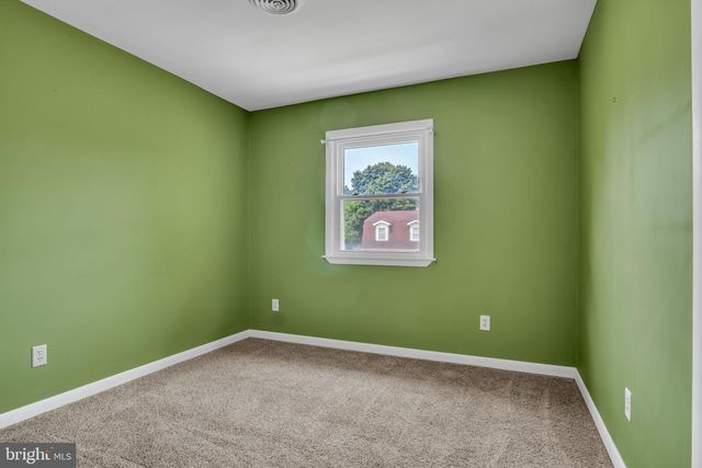 36 EDGELEA DR, Chambersburg, PA 17201