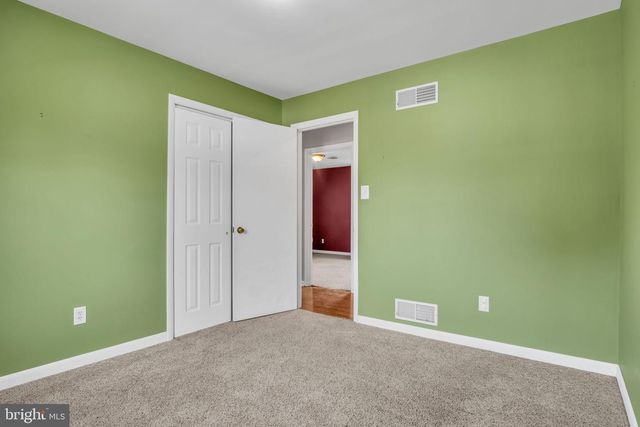 36 EDGELEA DR, Chambersburg, PA 17201