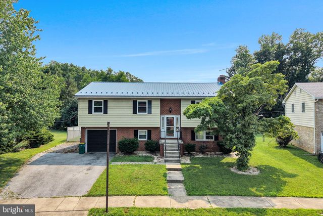 36 EDGELEA DR, Chambersburg, PA 17201