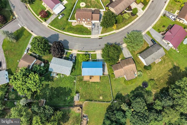 36 EDGELEA DR, Chambersburg, PA 17201