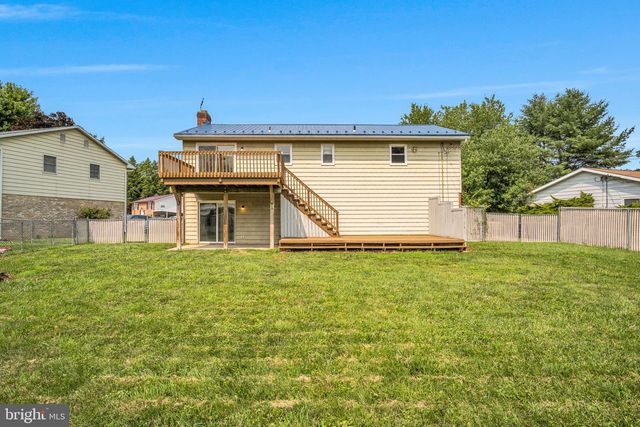 36 EDGELEA DR, Chambersburg, PA 17201