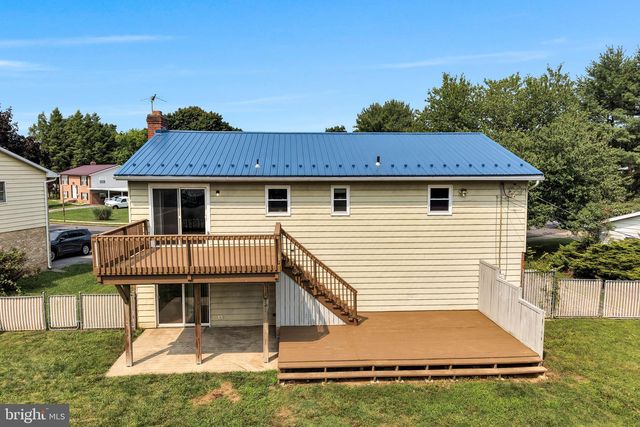 36 EDGELEA DR, Chambersburg, PA 17201