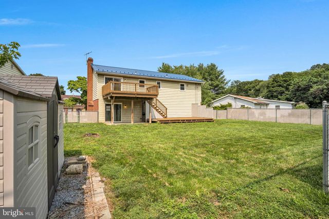 36 EDGELEA DR, Chambersburg, PA 17201