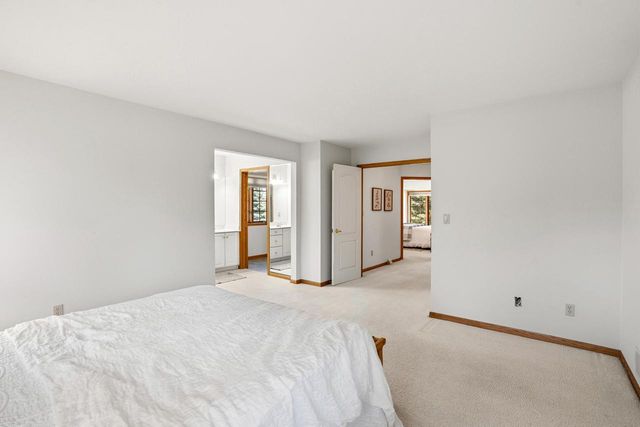 W150N10257 Windsong CIRCLE, Germantown, WI 53022