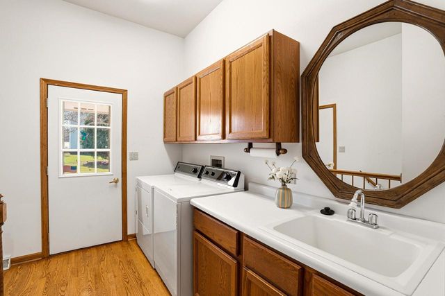 W150N10257 Windsong CIRCLE, Germantown, WI 53022