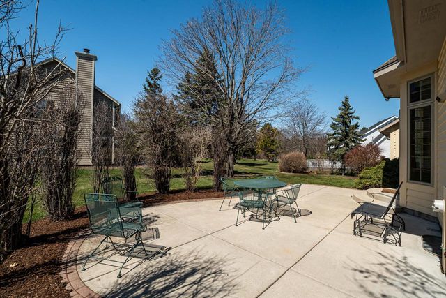 W150N10257 Windsong CIRCLE, Germantown, WI 53022