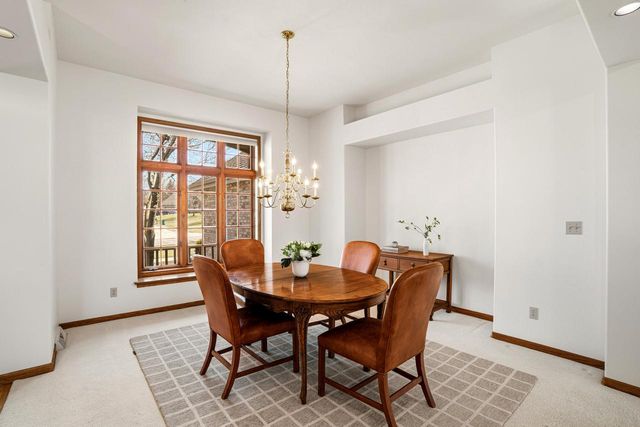 W150N10257 Windsong CIRCLE, Germantown, WI 53022