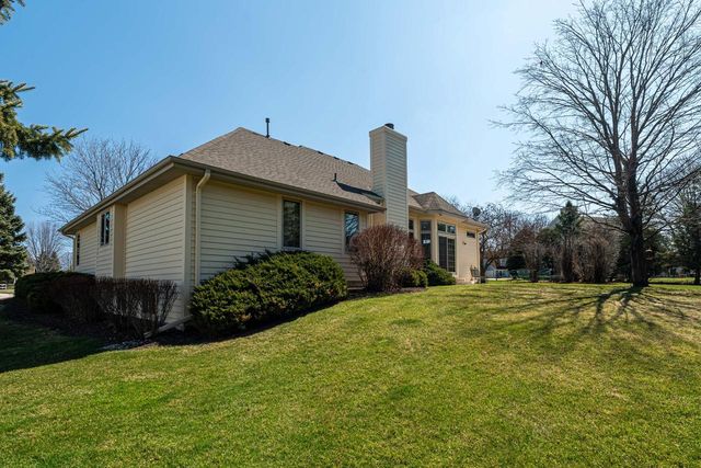 W150N10257 Windsong CIRCLE, Germantown, WI 53022
