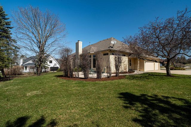 W150N10257 Windsong CIRCLE, Germantown, WI 53022