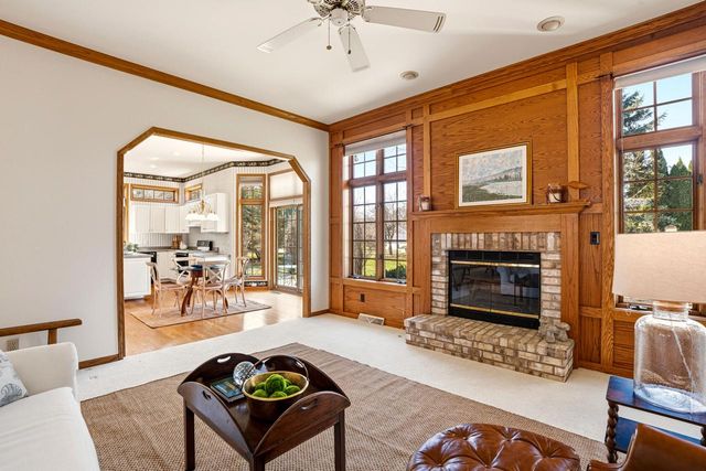 W150N10257 Windsong CIRCLE, Germantown, WI 53022