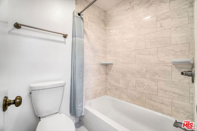 8707 Falmouth Avenue 101, Playa Del Rey, CA 90293