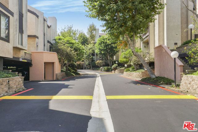 8707 Falmouth Avenue 101, Playa Del Rey, CA 90293