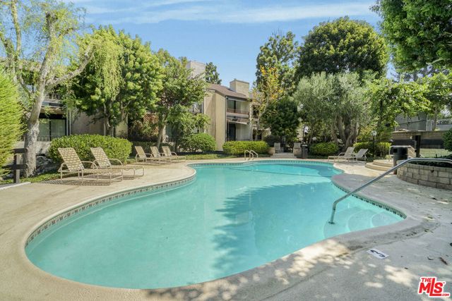 8707 Falmouth Avenue 101, Playa Del Rey, CA 90293