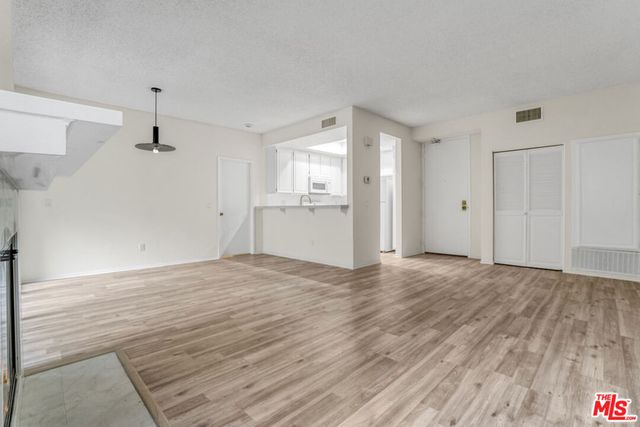 8707 Falmouth Avenue 101, Playa Del Rey, CA 90293