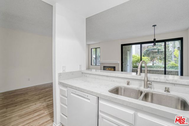 8707 Falmouth Avenue 101, Playa Del Rey, CA 90293