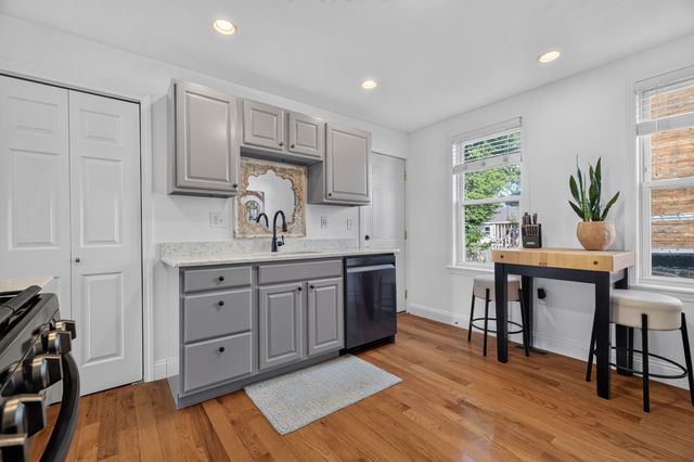 41 Harrington Ave 41, Quincy, MA 02169