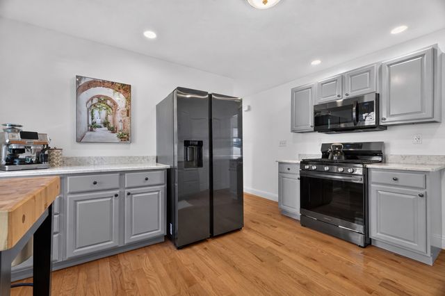 41 Harrington Ave 41, Quincy, MA 02169