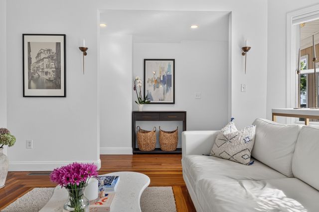 41 Harrington Ave 41, Quincy, MA 02169